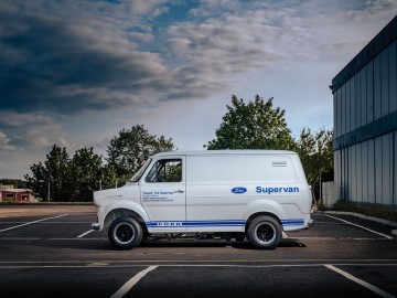  Ford Supervan i jego superfan